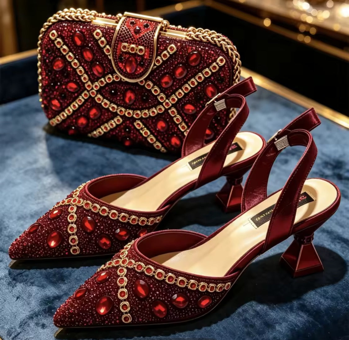 Nouvelle ensemble, élégant de chaussures à talons, plus sac