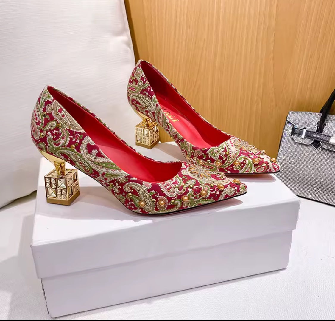 Talons hauts pointus pour femme