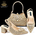 Chaussures à talons hauts confortables et sac assorti